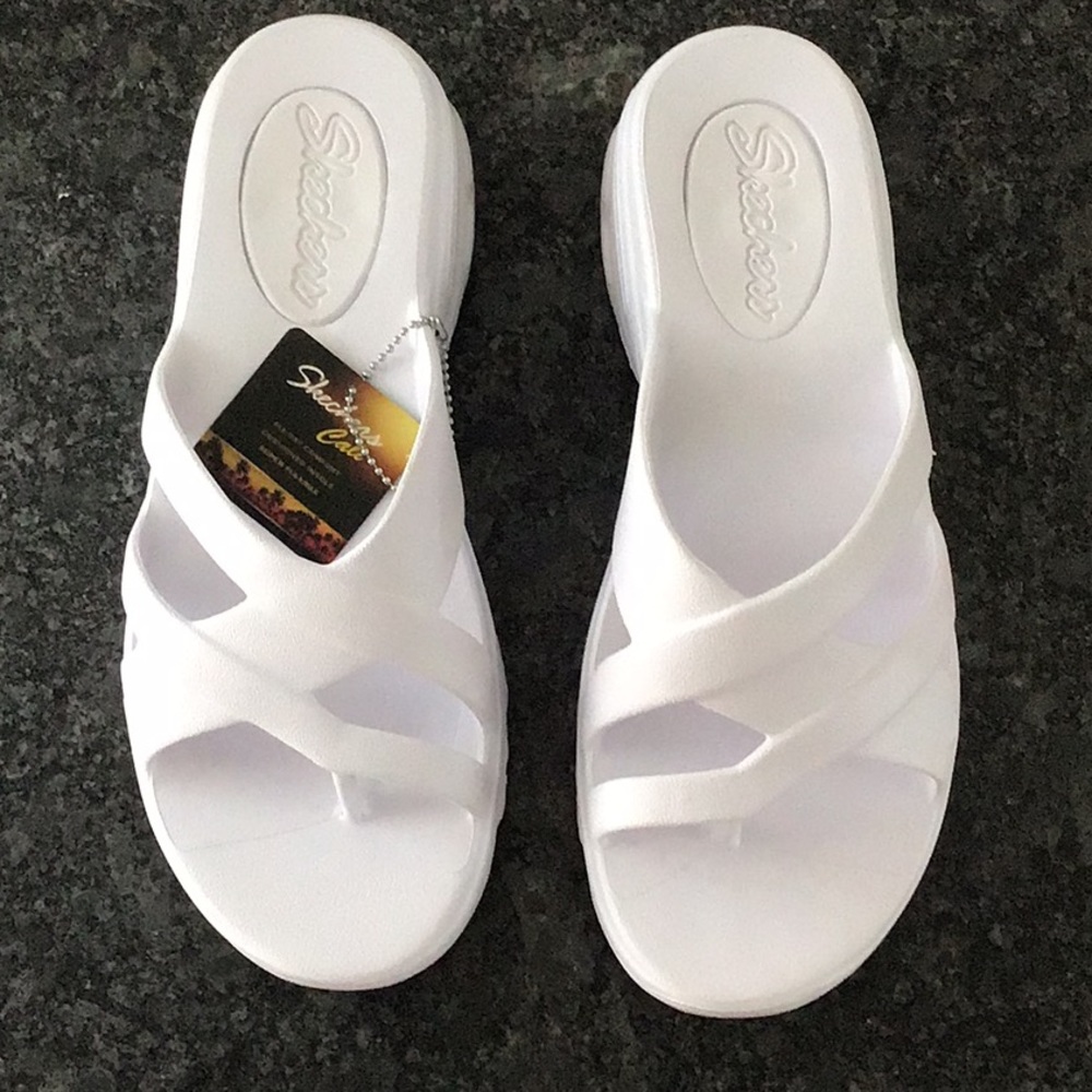 Women’s size 10 Skechers Cali White Sandals NWT